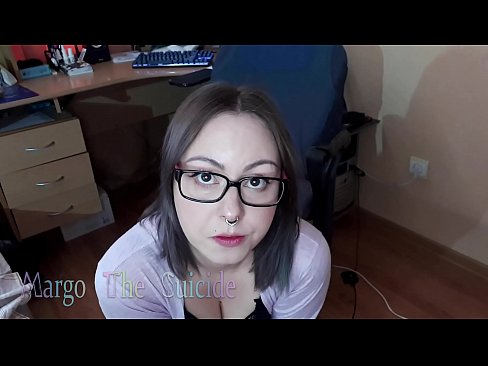 ❤️ Sexy Girl with Glasses Sucks Dildo Deeply on Camera ❌ Porn keras pada kami